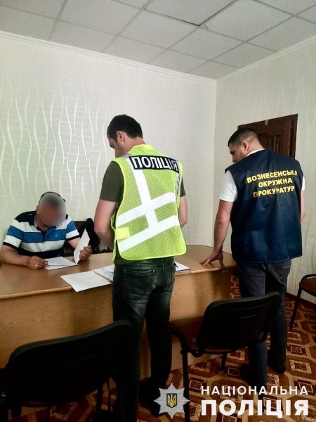 Збитки понад чверть мільйона: в Южноукраїнську чиновник за завищеною ціною купив генератор у лікарню