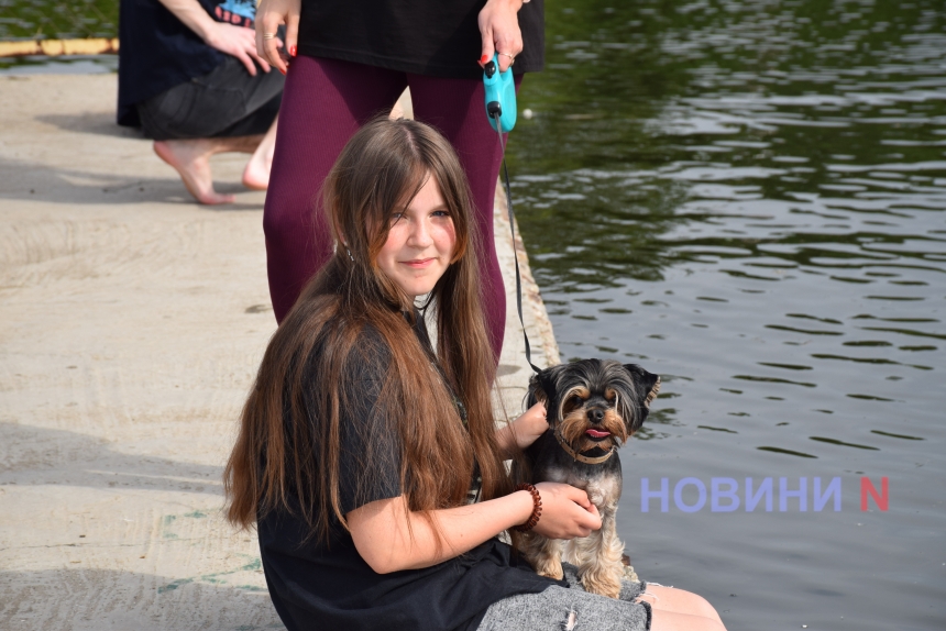 В Николаеве подтопило яхт-клуб — горожане идут сделать фото на память (фоторепортаж)