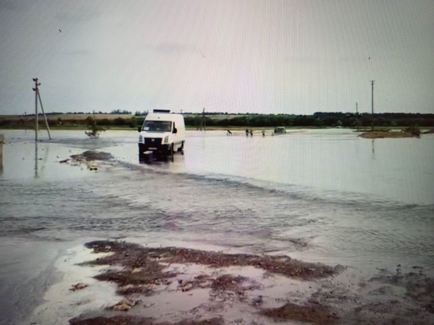 Вода затопила ще один міст на Миколаївщині (відео)