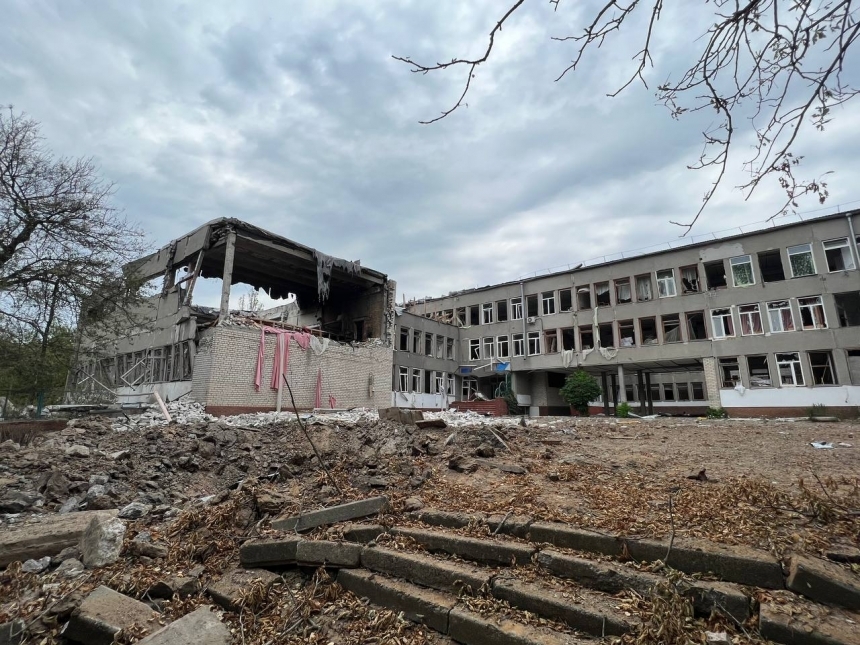 У Миколаєві від обстрілу постраждали 95 навчальних закладів