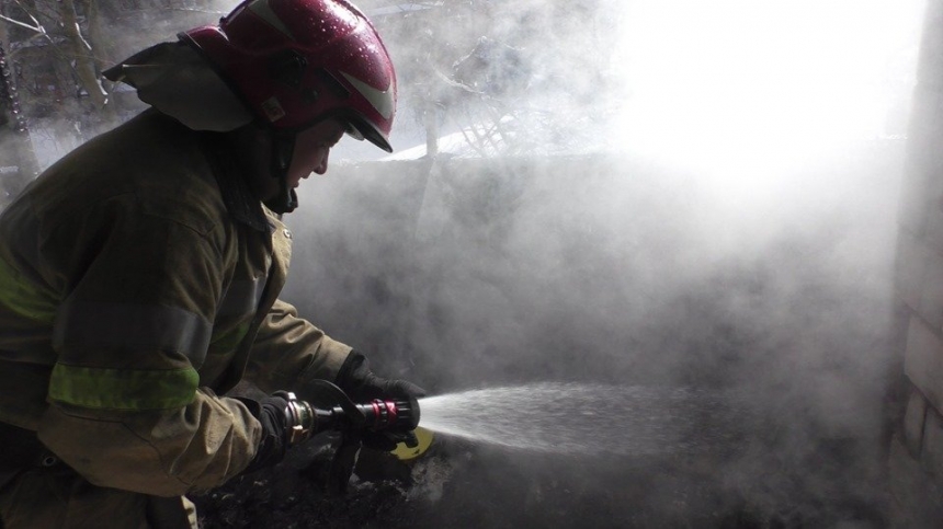 На Миколаївщині врятували жінку з палаючого будинку