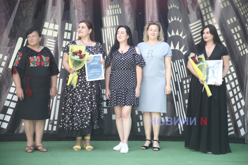 Благодійність – шлях до Перемоги: у Миколаєві нагородили найкращих волонтерів (фоторепортаж)