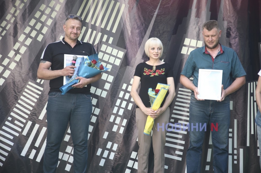 Благотворительность – путь к Победе : в Николаеве наградили лучших волонтеров (фоторепортаж)
