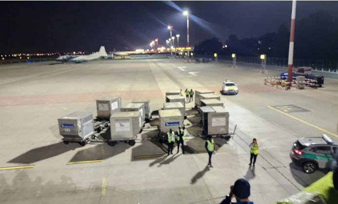 Охрана президента ЮАР привезла в Польшу 12 контейнеров с оружием перед визитом в Киев, - СМИ