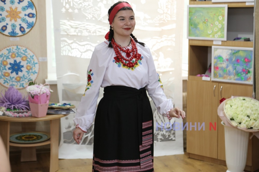 «Мої світи»: в Николаеве открылась выставка мастерицы из Баштанки Елены Козявко (фоторепортаж)