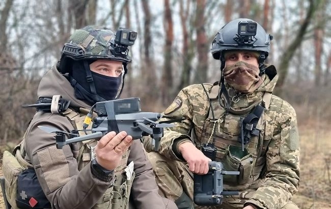 Прикордонники допомогли артилеристам знищити російських мінометників (відео)