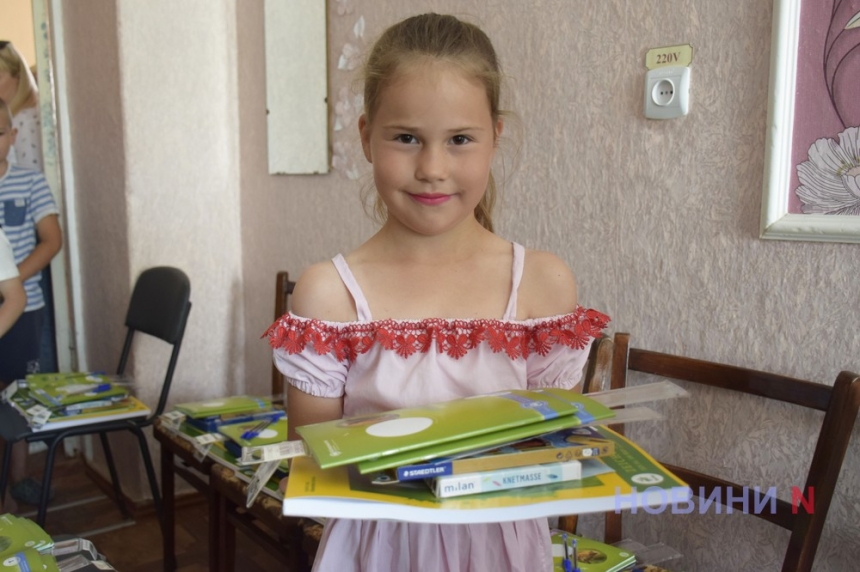 Немецкая гимназия прислала гуманитарную помощь для школьников из Снигиревки