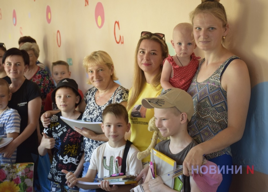 Немецкая гимназия прислала гуманитарную помощь для школьников из Снигиревки