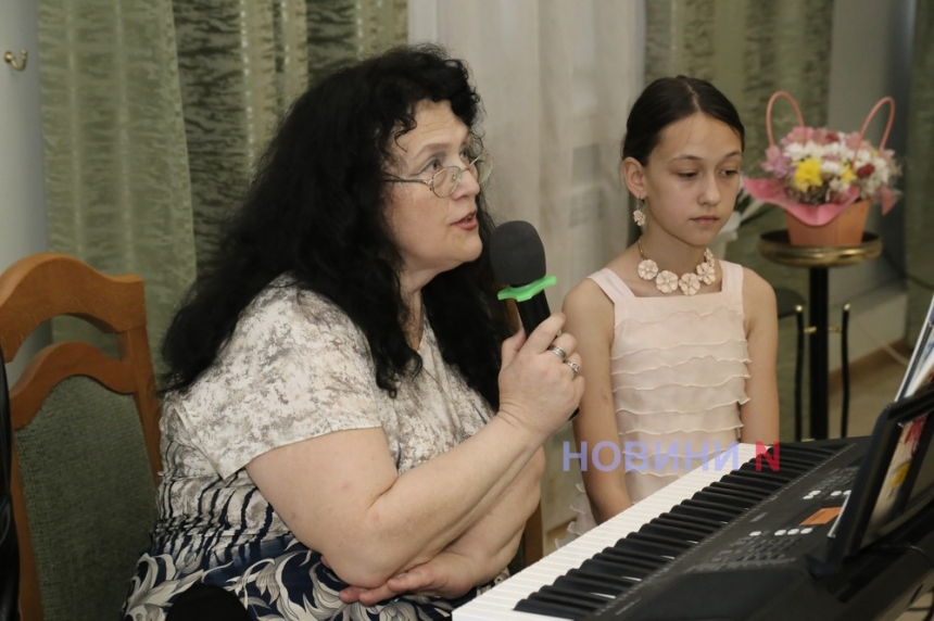 «Музика душі»: у Миколаївській бібліотеці відбувся ювілейний вечір Еліни Образцової (фоторепортаж)