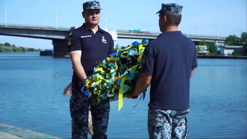 В Николаеве подняли флаг Военно-Морских Сил ВСУ (видео)