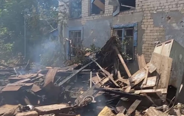 В Херсоне под обстрел попали жилые кварталы: трое раненых