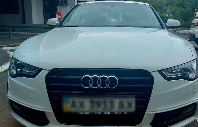 На словацькому кордоні викрили Audi, яке розшукує Інтерпол.