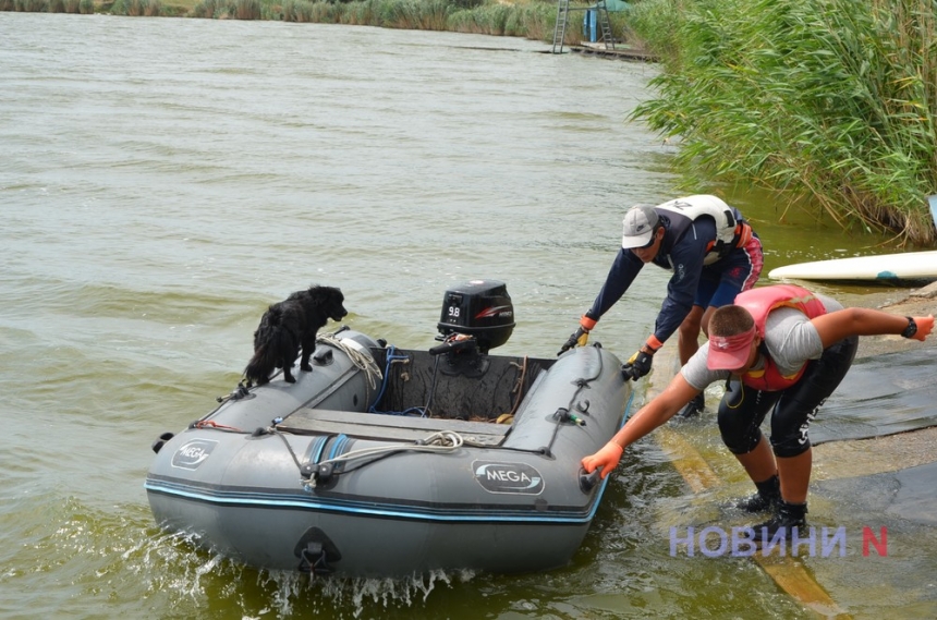 Троє в човні крім собаки: тренування миколаївських спортсменів в умовах війни (фоторепортаж)