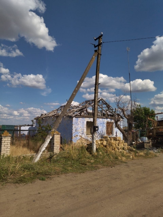 Жодного вцілілого будинку: «Миколаївобленерго» відновило світло в розбитому окупантами селі