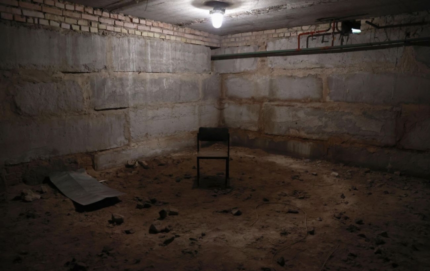 В херсонском изоляторе оккупанты пытали женщин электричеством и водой