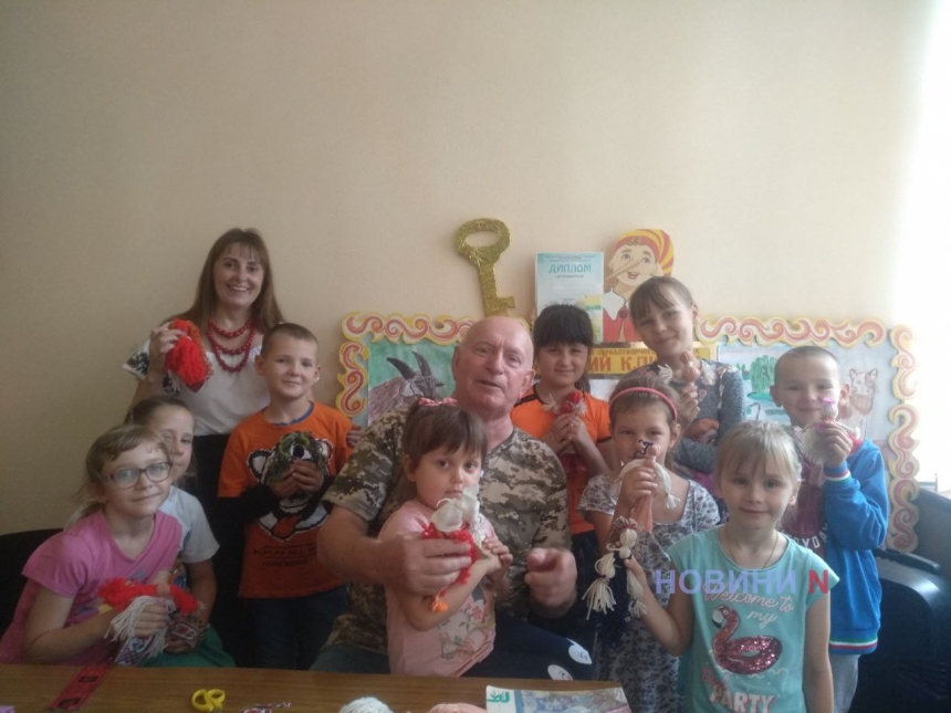 С любовью к юным николаевцам: для малышей провели мастер-класс «Етнолялька» (фоторепортаж)