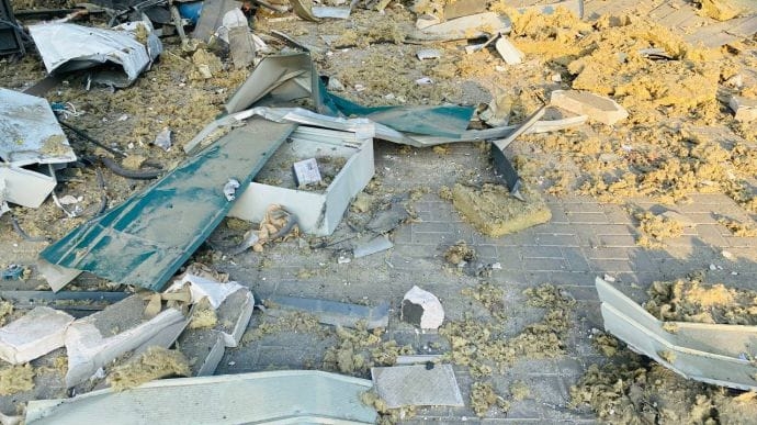 Оккупанты атаковали Запорожье -  повреждены 16 многоэтажек, медучреждение и учебные заведения