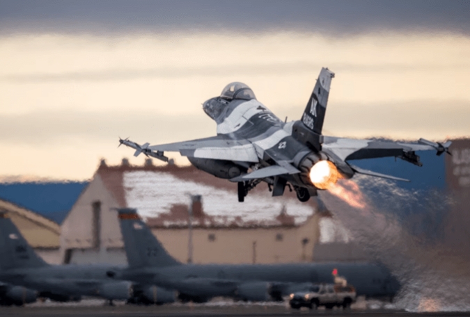 У Байдена оценили перспективу отправки истребителей F-16 в Украину