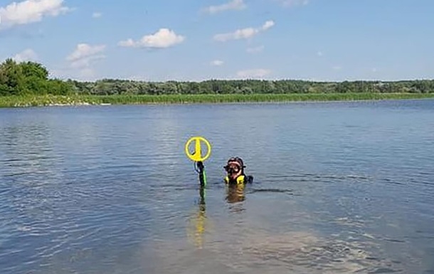 У річці Харківської області ліквідували напівтонну російську авіабомбу (відео)