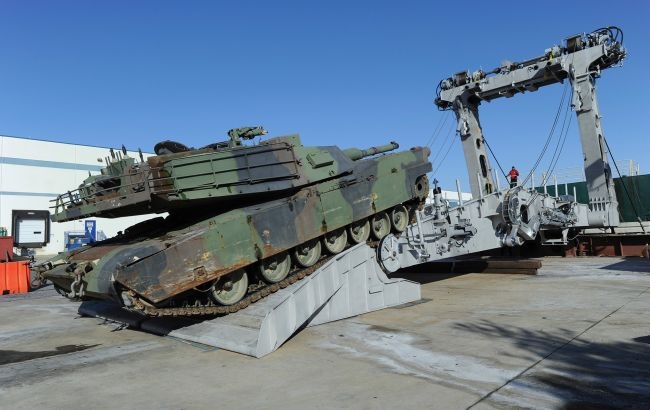 Перші танки Abrams прибудуть до України у вересні, - Politico