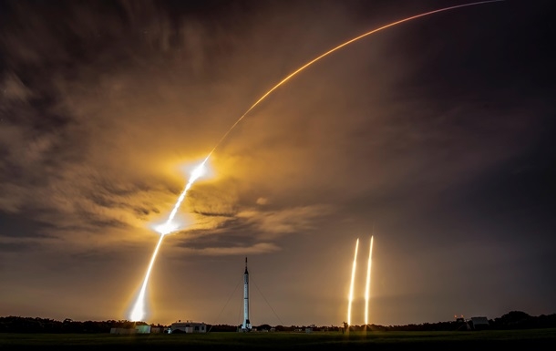 SpaceX запустила найважчий комерційний супутник