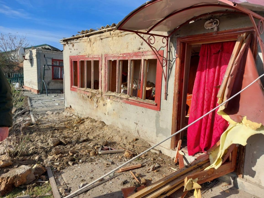 Ворог вів артилерійські обстріли Очакова: пошкоджено будинки