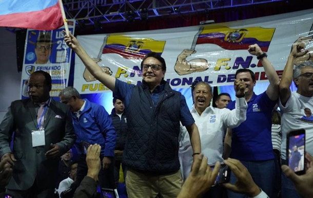 Кандидата в президенты Эквадора застрелили на предвыборном митинге (видео)