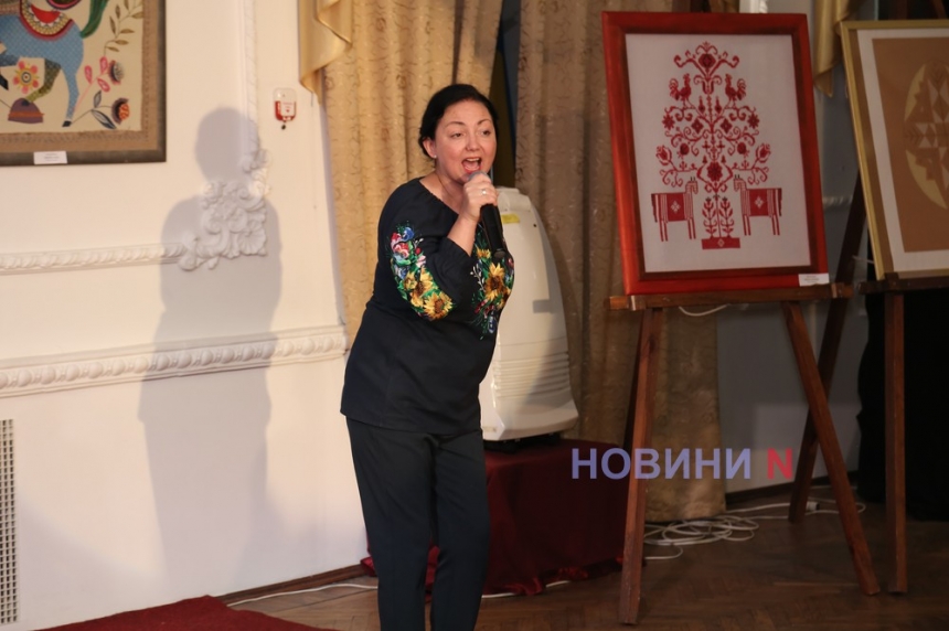 «Як у нас на Україні»: у Миколаєві відкрилася виставка студентських робіт (фоторепортаж)