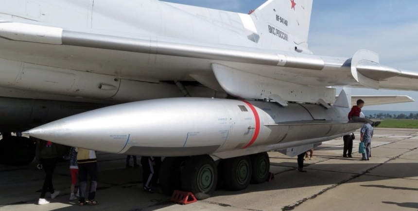 РФ обстрілює зерносховища ракетами для знищення авіаносців, — Великобританія (відео)