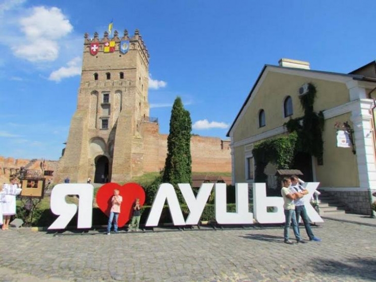 В Луцке россияне попали в промышленное предприятие, трое погибших