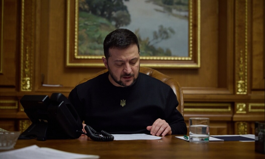 Зеленський погодив продовження воєнного стану та мобілізації в Україні