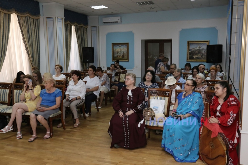 Миколаївщина багатонаціональна: у краєзнавчому музеї відкрилася персональна виставка миколаївської фотохудожниці Ольги Волкової (фоторепортаж)