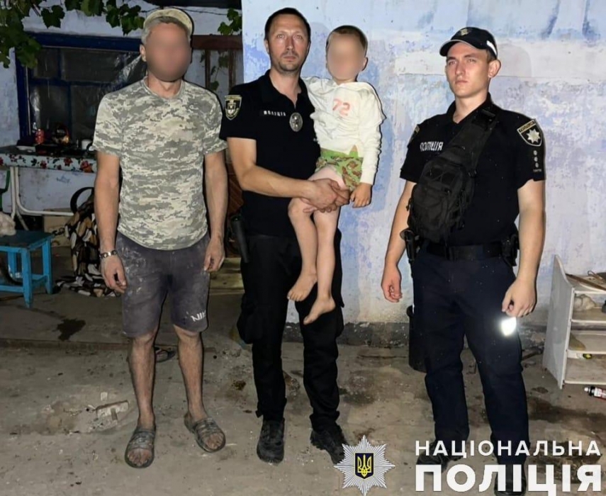 Сховався в соломі: на Миколаївщині поліцейські знайшли 4-річного хлопчика