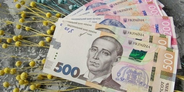 В Україні «заморозять» пенсії: хто та скільки отримає