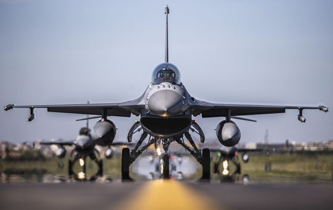 Україна отримає 42 американські винищувачі F-16