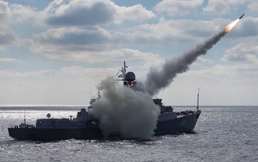 РФ збільшила кількість ракетоносіїв у Чорному морі: залп «калібрів» може досягати 20
