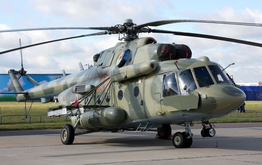 Розвідка виманила в Україну російський гелікоптер Мі-8 з пілотом