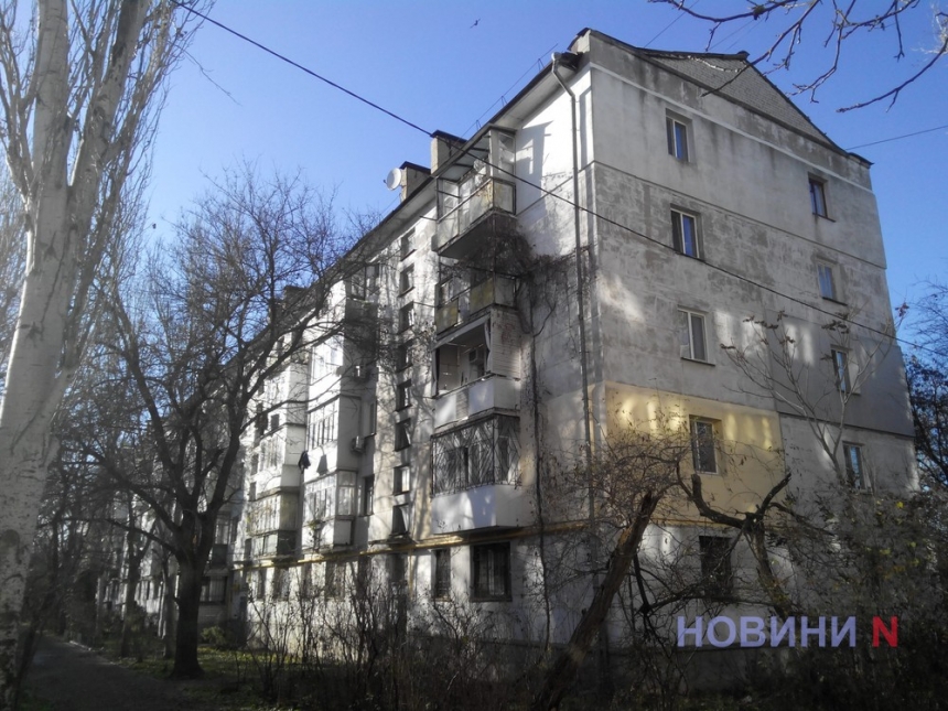 У Миколаєві багатоповерхівка четверту добу без води: відремонтувати не можуть через завал заявками