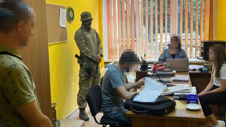 В столице задержали военного врача Деснянского ТЦК, который получал взятки