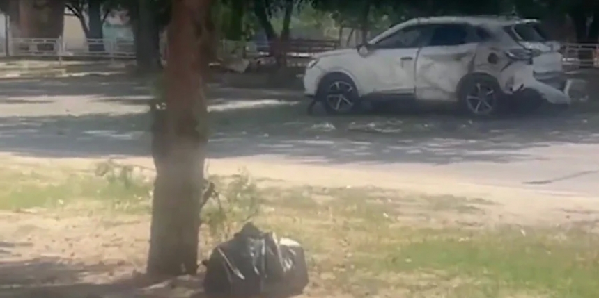 В окупованих Олешках дрон ударив по автомобілю «військкора» (відео)