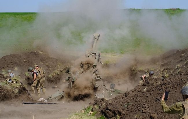 Под Соледаром танк оккупантов подорвался на собственной мине. ВСУ добили (видео)