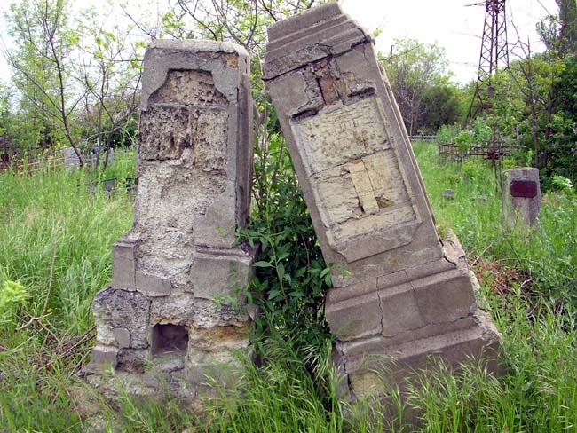 У склепі на цвинтарі Миколаєва згорів невідомий