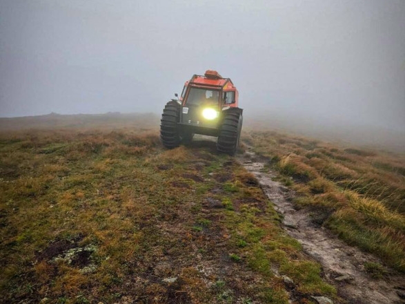 Шукали кілька годин в умовах сильного туману та дощу: у горах на Закарпатті заблукав турист