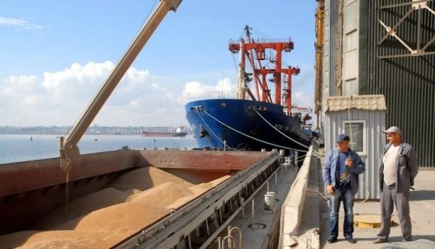 У серпні Україна експортувала 4,3 млн тонн агропромислової продукції