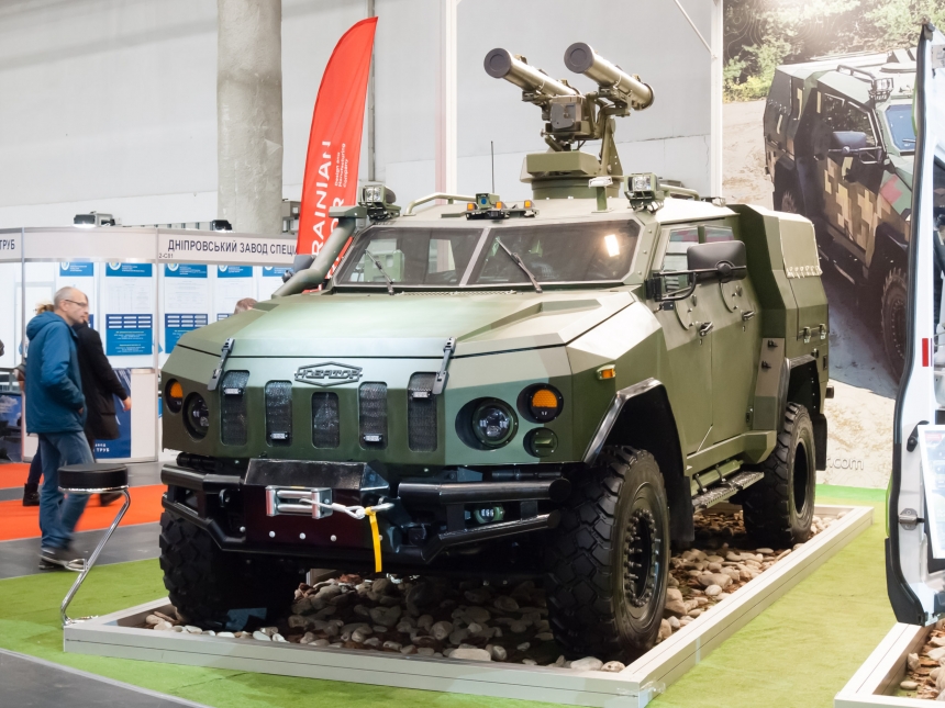 На выставке в Польше Украина представила обновленный бронеавтомобиль «Новатор»