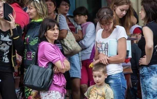 Половина українських біженців не хочуть жити за кордоном, - опитування