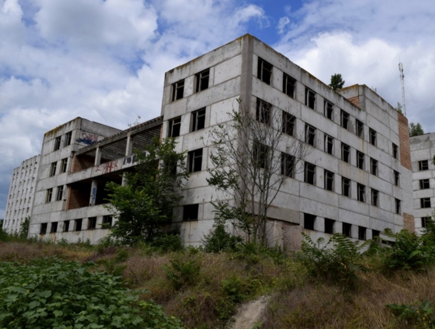 Скандальна недобудова у центрі Миколаєва стане лікарнею: допоможуть партнери з Казахстану