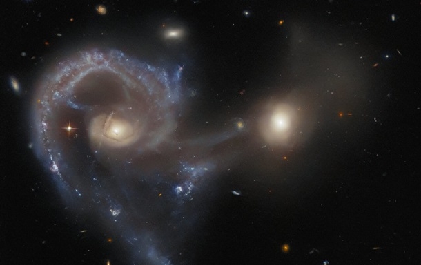 Телескоп Hubble показав галактики, що наближаються до свого зіткнення