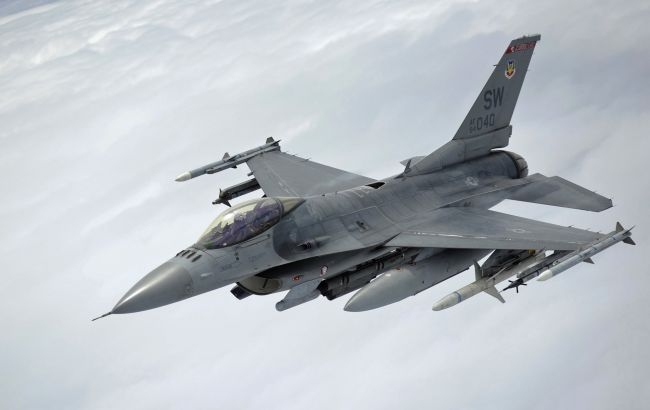 Бельгия изучает возможность передачи Украине истребителей F-16