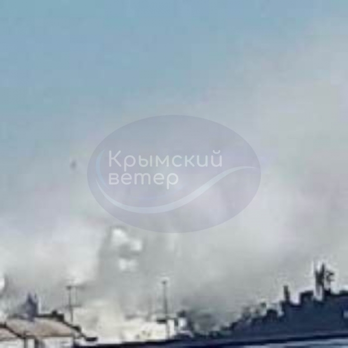 У Севастополі вибухи, над бухтою здіймається дим